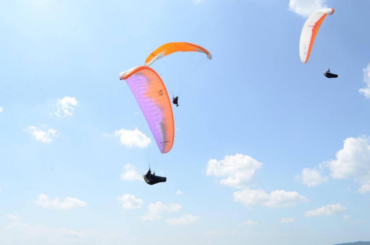Scoala de parapanta Mures parapanta, tandem, pilot, zbor, Targu-Mures, Mures, scoala, aventura, adrenalina