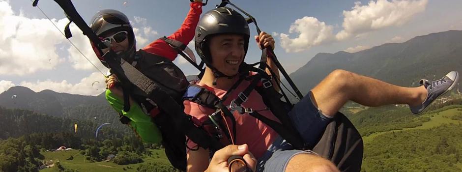 Zbor cu parapanta in tandem la Brasov zbor, tandem, pasager, parapanta, aventura, adrenalina, scoala, Mures, Brasov